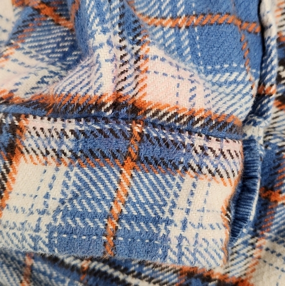 American Eagle Heavyweight Button Flannel Style Top. - Picture 6 of 9